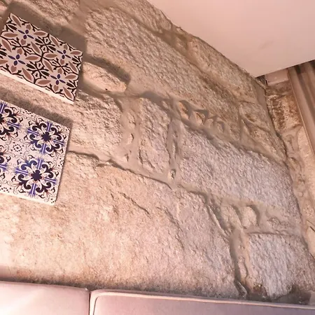 On - Free Parking & Pet Friendly