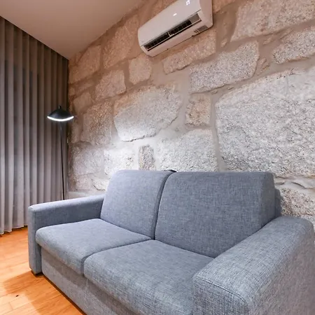 On - Free Parking & Pet Friendly *