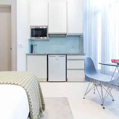 On - Free Parking & Pet Friendly