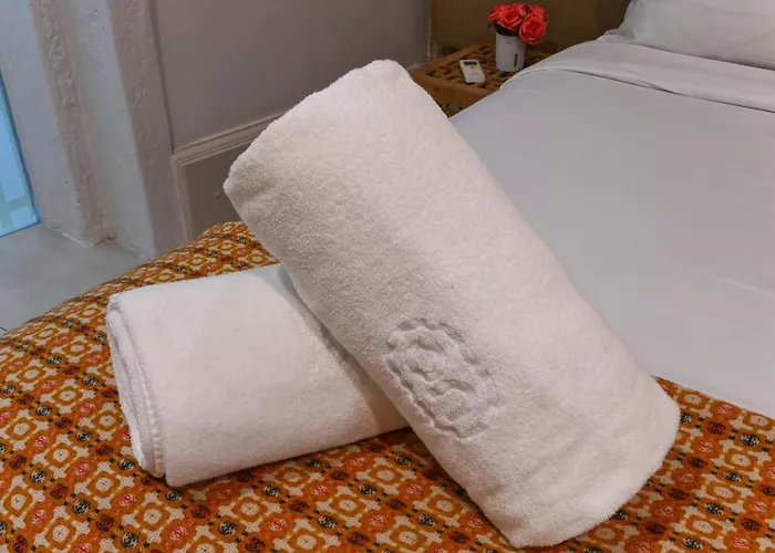 On - Free Parking & Pet Friendly *