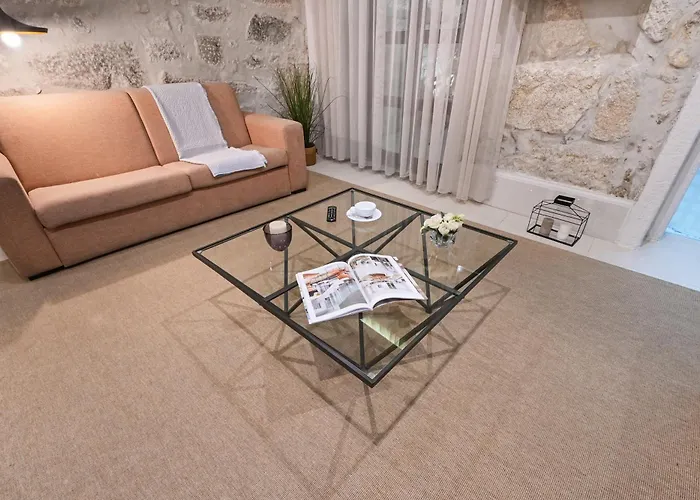 On - Free Parking & Pet Friendly