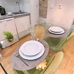 On - Free Parking & Pet Friendly *