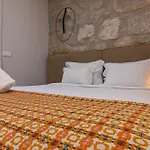On - Free Parking & Pet Friendly *