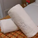 On - Free Parking & Pet Friendly *