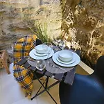 On - Free Parking & Pet Friendly Oporto
