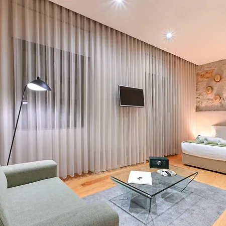 On - Free Parking & Pet Friendly Apartament