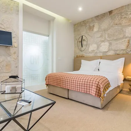 On - Free Parking & Pet Friendly