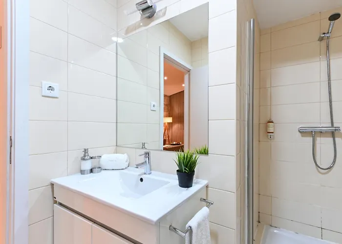 Apartment On - Free Parking & Pet Friendly *