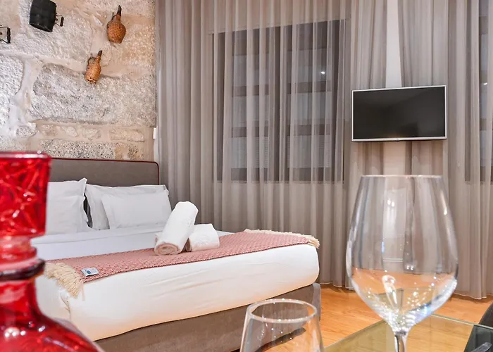 On - Free Parking & Pet Friendly