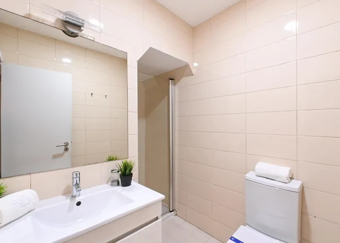 Apartment On - Free Parking & Pet Friendly *