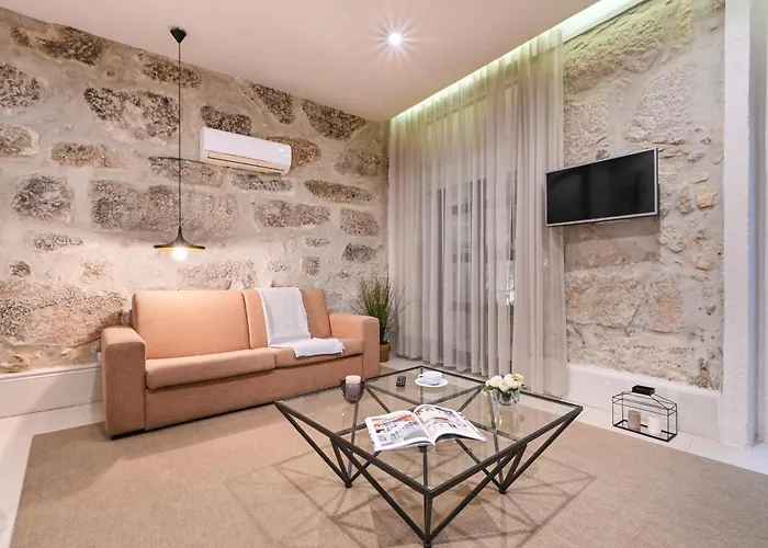 Apartment On - Free Parking & Pet Friendly *